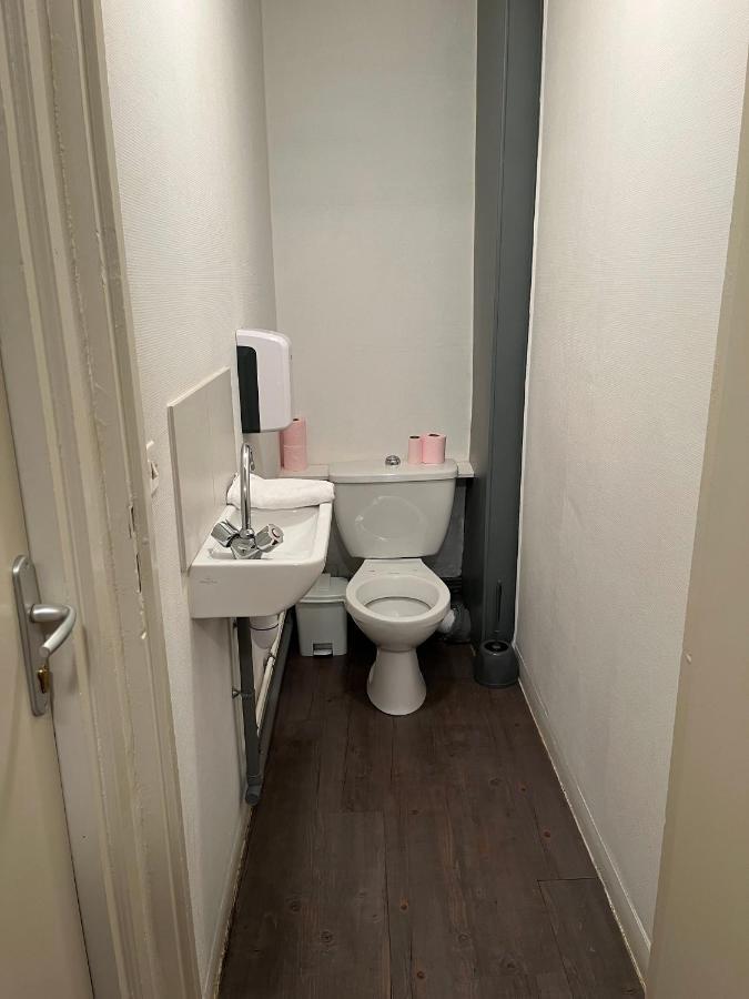 Aux Bons Amis Hotell Reims Eksteriør bilde